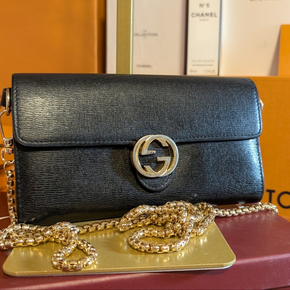 Gucci Black Leather Interlocked GG Wallet Plus COA ++